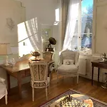 Le Chateau De Failloux, Piscine Interieure, Sauna 住宿加早餐酒店 4*