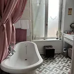 Le Chateau De Failloux, Piscine Interieure, Sauna Bed and Breakfast