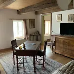 Le Château De Failloux, D Hôtes,piscine Intérieure Couette-café