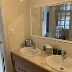 Le Chateau De Failloux, Piscine Interieure, Sauna Bed and Breakfast