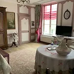 Le Château De Failloux, D Hôtes,piscine Intérieure Couette-café