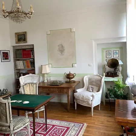 Le Chateau De Failloux Bed and Breakfast 3*