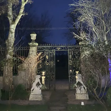 Bed and breakfast Le Château De Failloux, D Hôtes,piscine Intérieure 4*