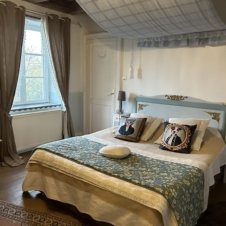 Le Château De Failloux, D Hôtes,piscine Intérieure Bed and breakfast 4*