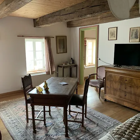 Le Château De Failloux, D Hôtes,piscine Intérieure Bed and breakfast