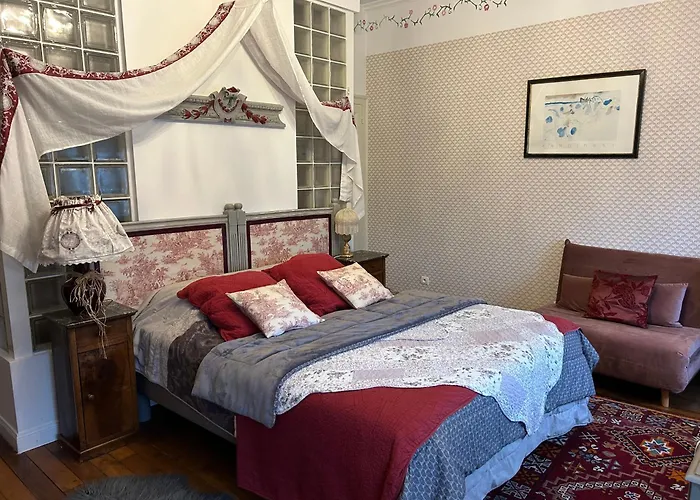 Oda ve Kahvaltı Le Chateau De Failloux, Piscine Interieure, Sauna 4*