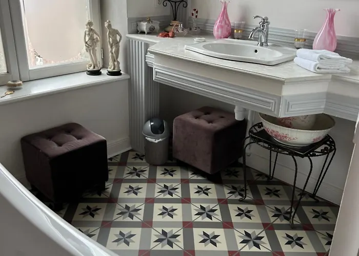 Bed & Breakfast Le Chateau De Failloux, Piscine Interieure, Sauna