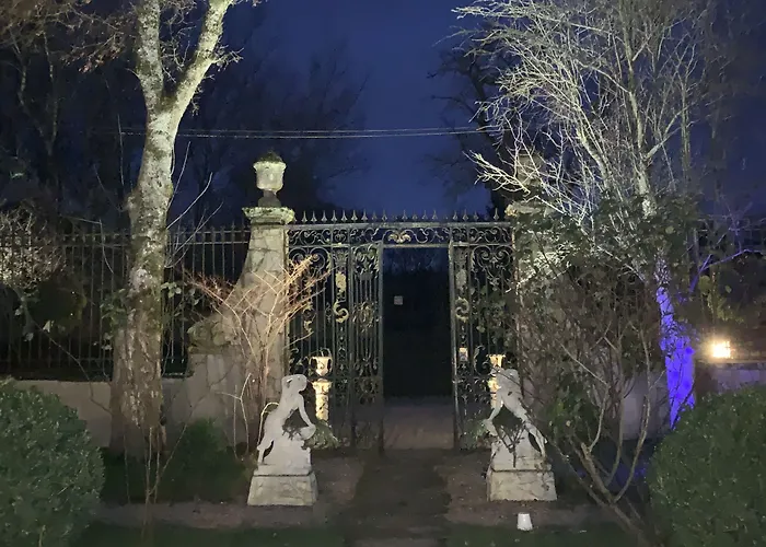 Oda ve Kahvaltı Le Chateau De Failloux, Piscine Interieure, Sauna 4*