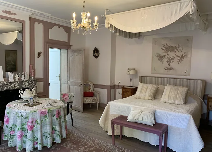 Le Chateau De Failloux, Piscine Interieure, Sauna Bed & Breakfast Épinal