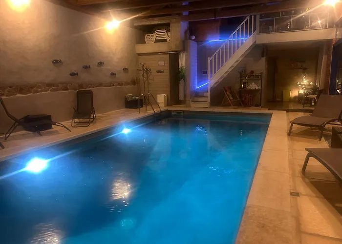 Le Chateau De Failloux, Piscine Interieure, Sauna Bed & Breakfast